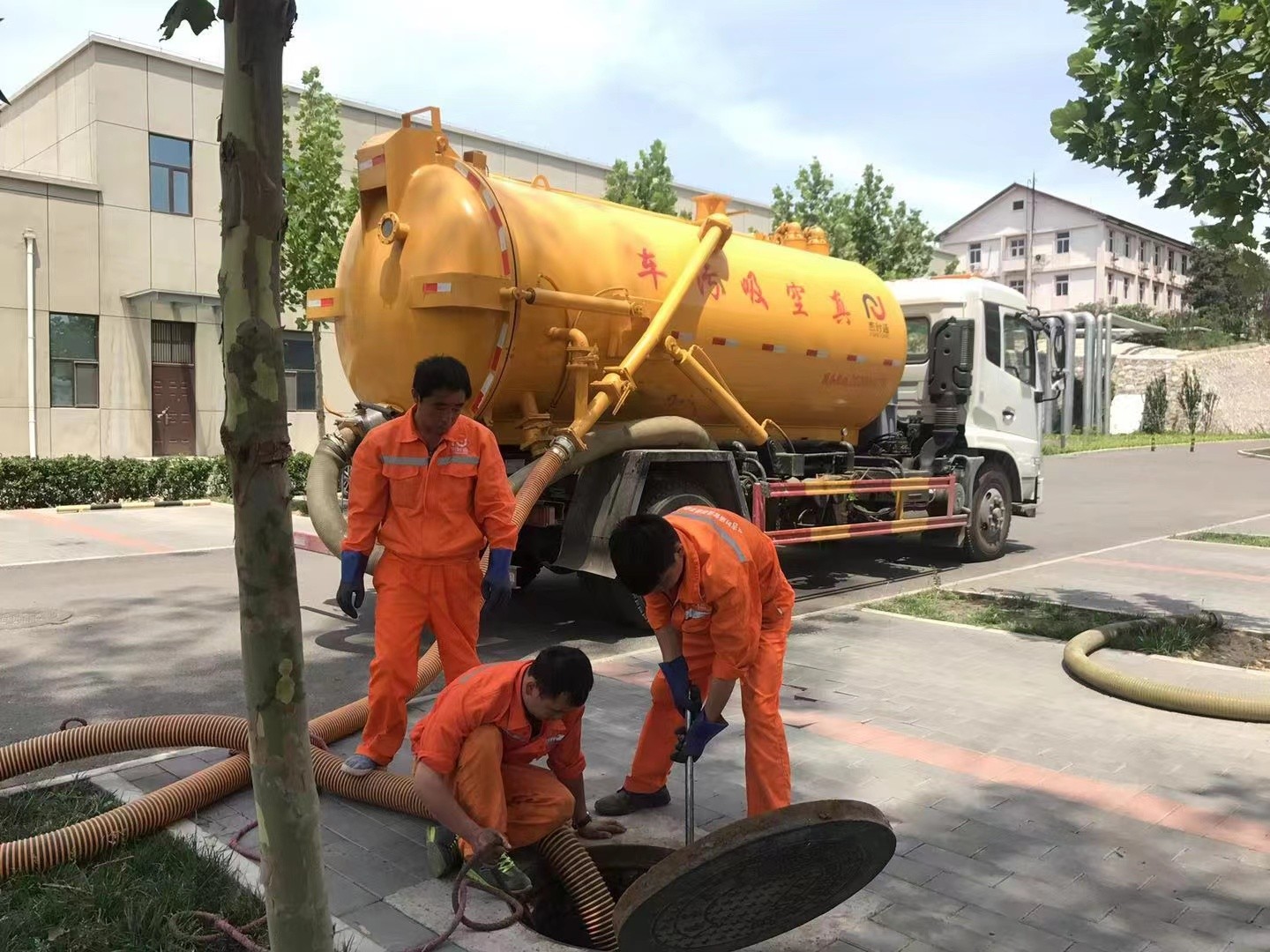 博鳌镇化粪池清理与5-8吨吸粪车施工效率分析